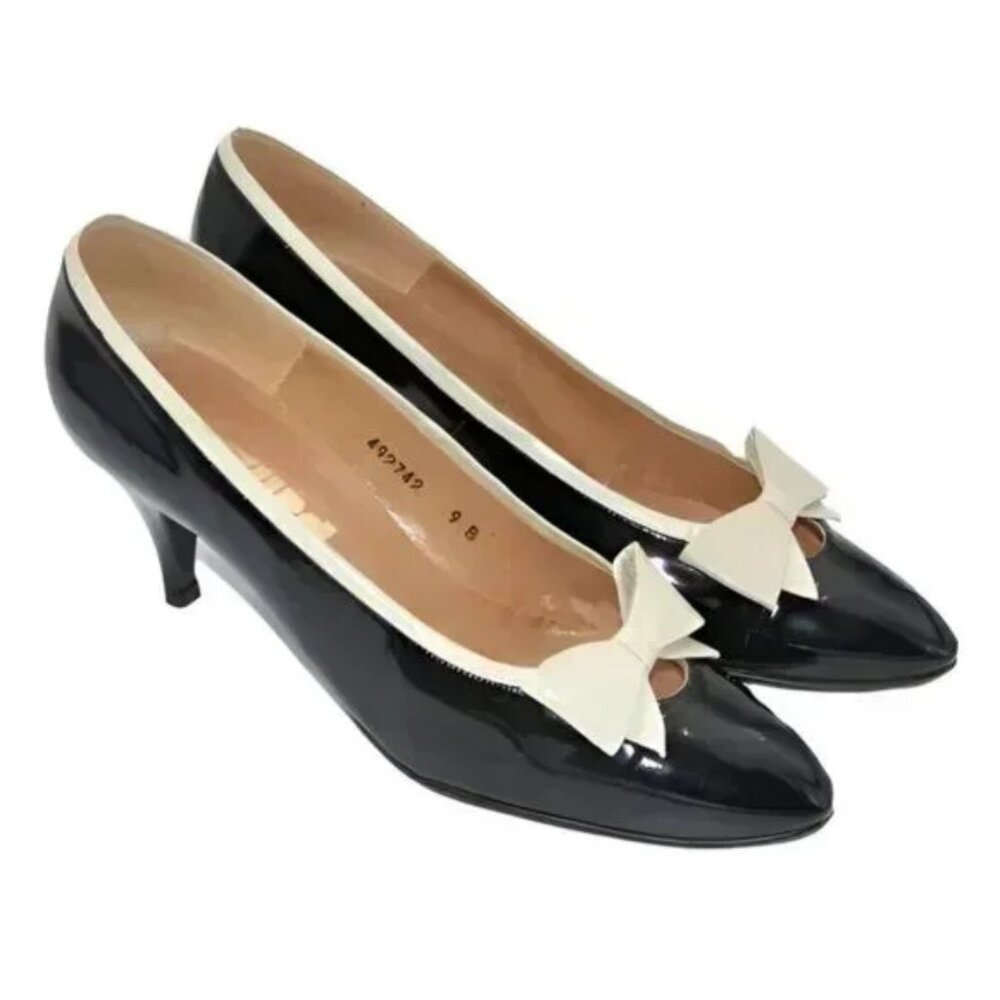 Palizzio Black Spanish Patent Leather Ivory Bow Minimalist Classic Pumps Heels 9 - Picture 2 of 13